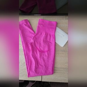 NVGTN Fuchsia Contour Seamless Leggings